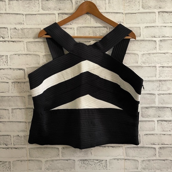 New York & Company Tops - NWT! Women’s 7th avenue NY & Co. black & white sleeveless cross top XXL